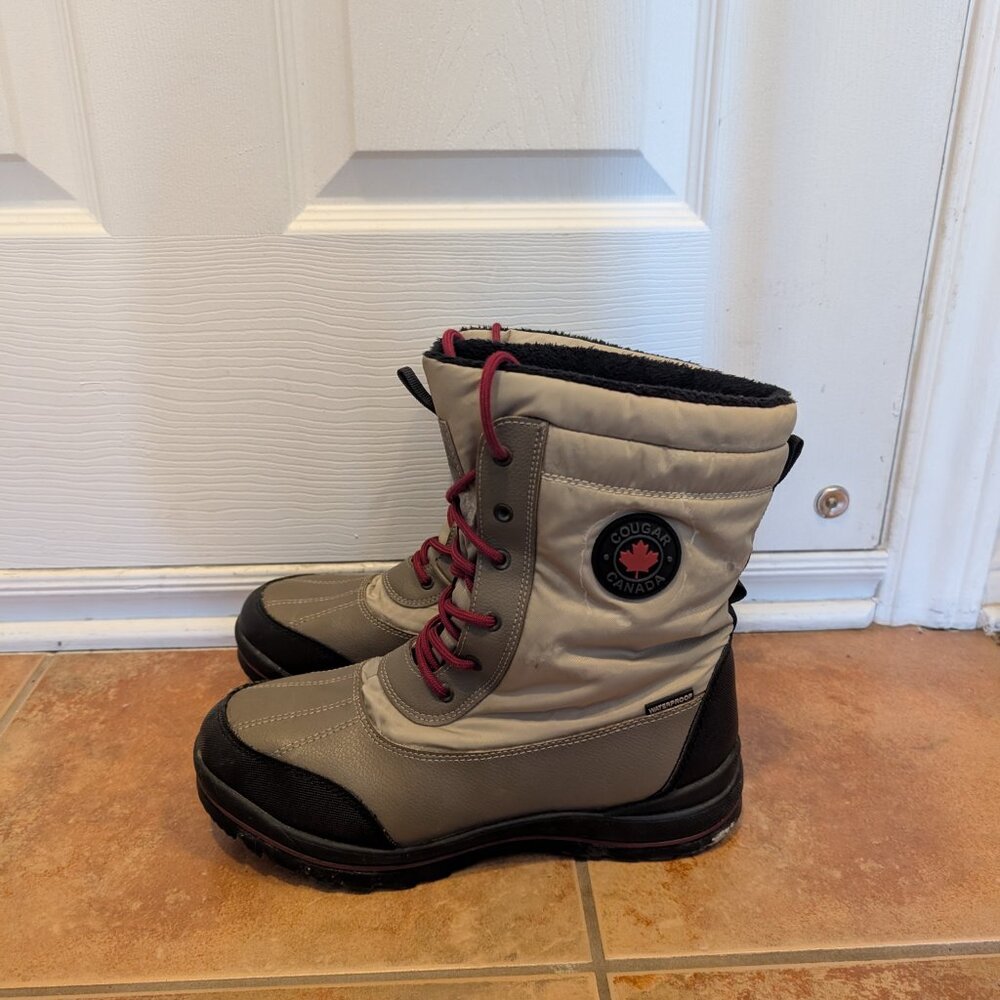 Cougar Canada, winter boots size 9, great condition , waterproof , super warm